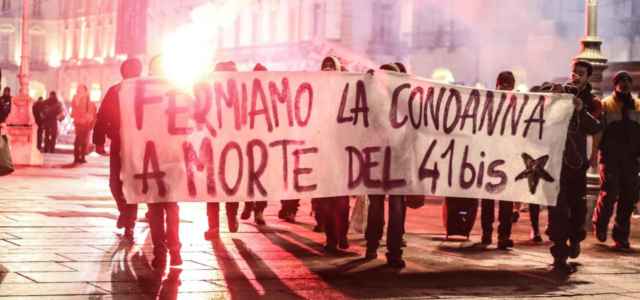 Cospito Corteo Degli Anarchici A Bologna Imbrattati I Muri Emilia