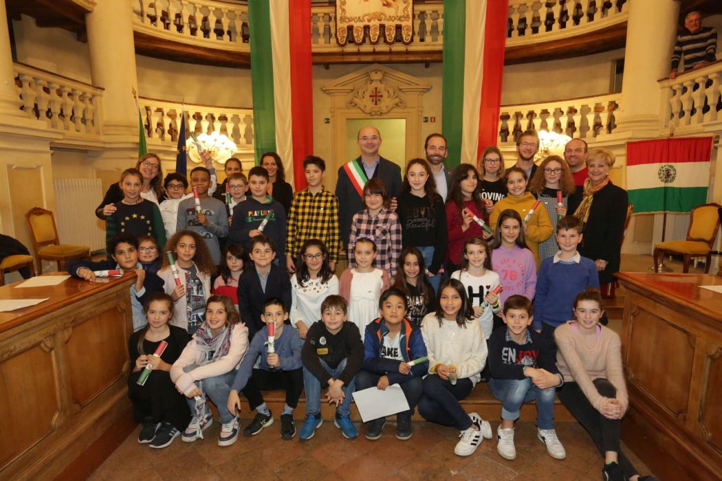 Reggio, In Sala Del Tricolore Il Consiglio Civico Dei Ragazzi E Delle ...