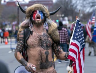 Trump, dopo 2 mesi di battaglie legali e l’assalto al Congresso, ammette la sconfitta