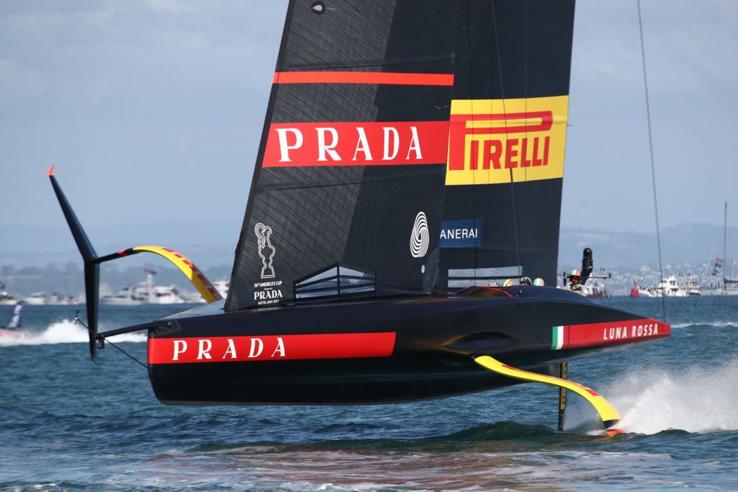 poster luna rossa prada pirelli