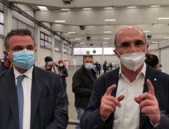 Vecchi e Donini dalle Fiere di Reggio: vaccinatevi