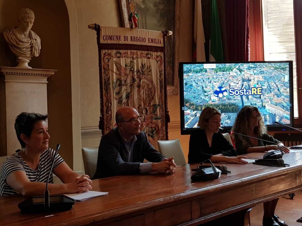 Reggio. Presentata la nuova app SostaRE per agevolare la sosta a pagamento