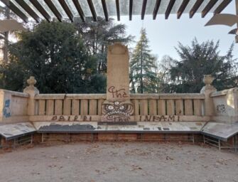 Giardini pubblici. Cittadini: Tomba dei Concordi vandalizzata Ma non importa a nessuno