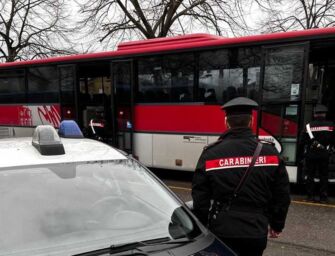 Autista di bus picchiato da ragazzini