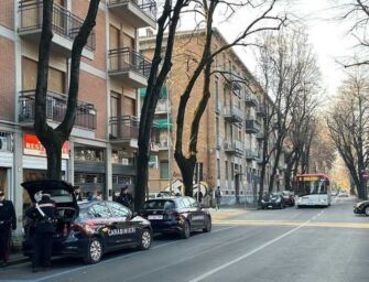 Reggio stazione. Scontro fra bande: accoltellato 26enne, è grave