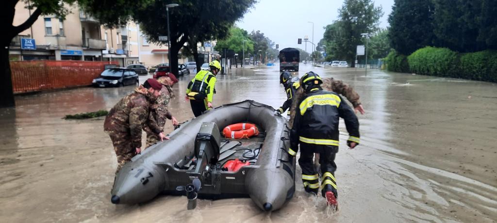 L’Emilia-Romagna Finisce Sott’acqua, 21 Fiumi Esondati. Il Maltempo Fa ...