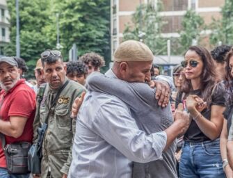 ‘Invisibile’ ammazzato a 18 anni in stazione, ora la città lo piange