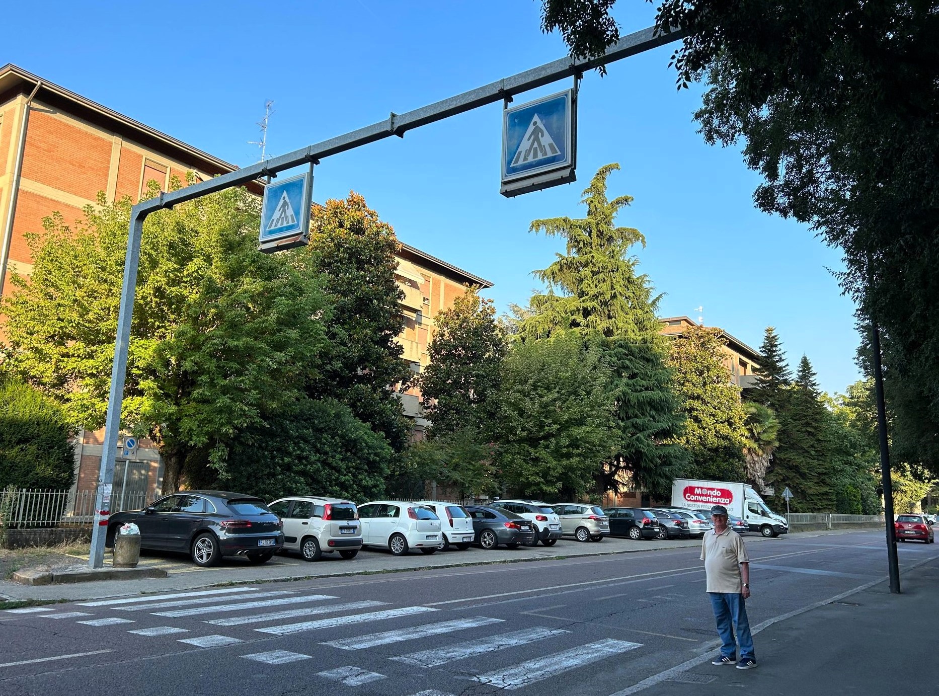 Reggio Raccolta Firme Per Attraversamenti Sicuri In Via Papa Giovanni