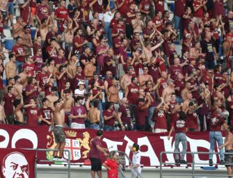 Oltre 15mila per il derby Reggiana-Parma: record stagionale. Granata con la maglia del 1919