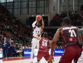 Basket. Reggio batte Venezia e si porta sul 2 a 1