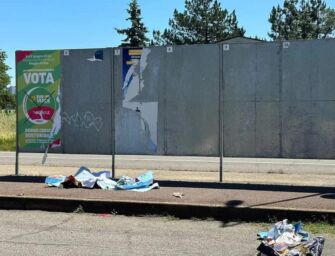 Sfilata trattori a Coviolo con slogan “boia chi molla”: “Stracciati i manifesti del centrosinistra”