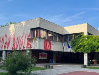 Reggio. Vandali nella scuola della Canalina