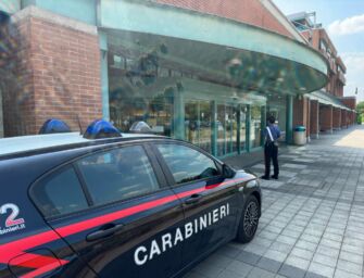 Correggio, droga nascosta nei supermercati