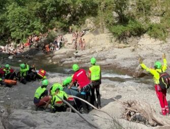 Si lancia da 20 metri dalle cascate del Golfarone, gravissimo 24enne