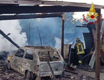 Incendio a Reggiolo: intervengono le squadre dei vigili del fuoco