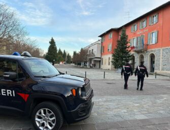 Montecavolo, tentano di rubare un’auto e fuggono all’alt: denunciati 23enne e 19enne