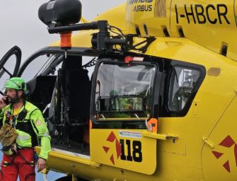 Vetto. Malore mentre guida il trattore, soccorso con l’elicottero