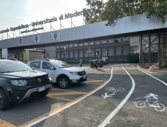 Modena. Completata la bike line nel comparto del Policlinico