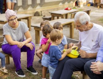 Reggio. Al via le scuole materne e i nido, il saluto di sindaco e assessora