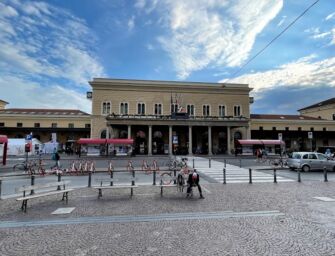 Omicidio in zona stazione a Bologna, si cerca l’aggressore