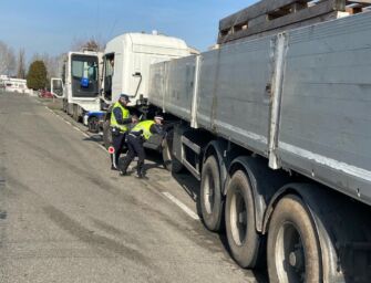 Modena. Intralcia il traffico in tangenziale e la patente non è valida: confiscato il camion