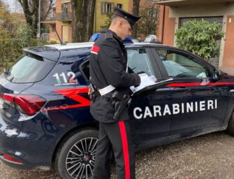 Reggio. Violenza in famiglia e minacce con un coltello, arrestato 25enne