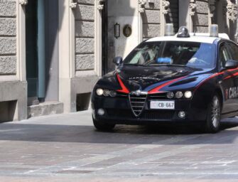 Reggio. Spaccata in un negozio di via Emilia