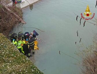 Spilamberto. Cade nel Panaro: ferita, ma salvata dalle acque