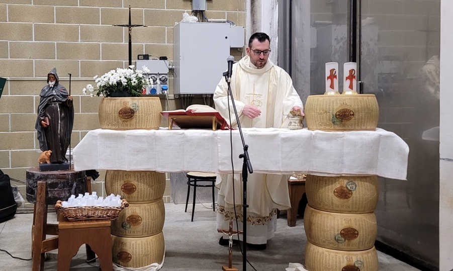 Confcoop: festa di Sant’Antonio, una messa in latteria a Cortogno di Casina